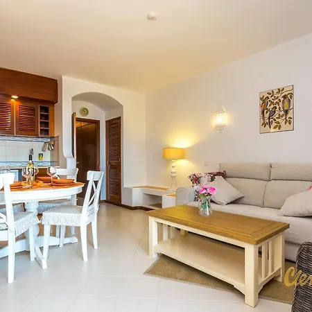 Clementina * Albufeira