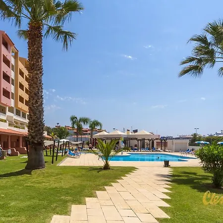 Clementina אלבופיירה