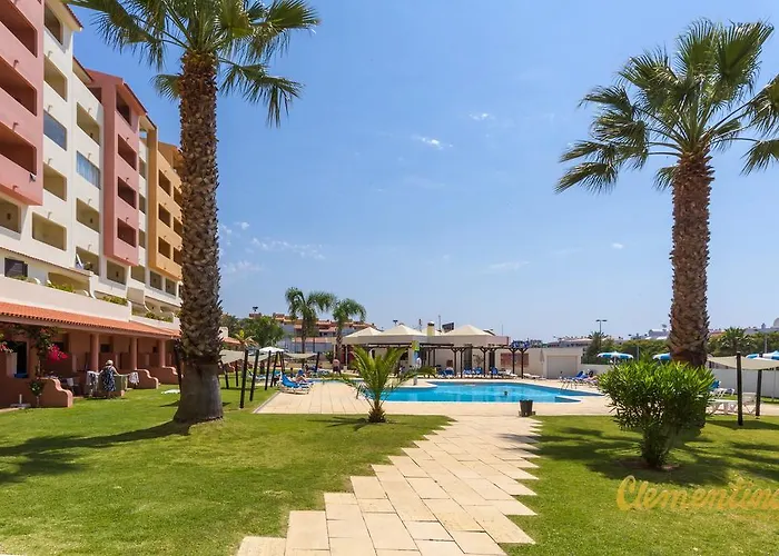 Clementina אלבופיירה